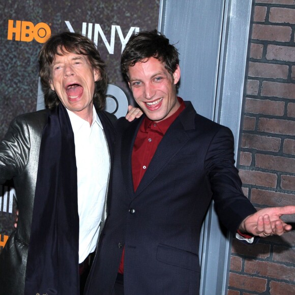 Mick Jagger et son fils James à la première de la série "Vinyl" au Ziegfeld Theatre à New York, le 15 janiver 2016.