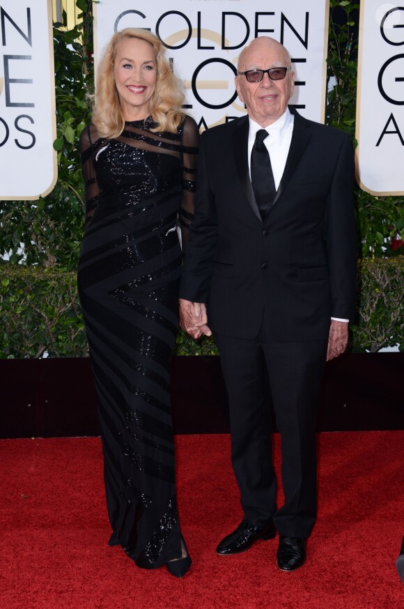 Jerry Hall et son fiancé Rupert Murdoch à la 73e cérémonie des Golden Globe Awards au Beverly Hilton Hotel à Los Angeles, le 10 janvier 2016.