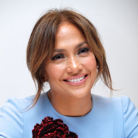 Jennifer Lopez - Conférence de presse avec les acteurs de la série "Shades of Blue" à Beverly Hills. Le 16 février 2016