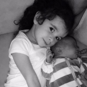 Jade Lagardère : Ici, Liva s'occupe de son petit frère Nolan