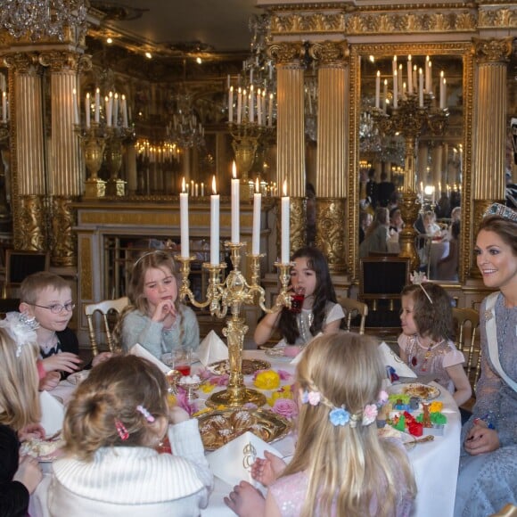 La princesse Madeleine et sa fille la princesse Leonore de Suède (pas visible sur cette photo) ont organisé avec Min Stora Dag, association qui réalise les rêves d'enfants malades, un goûter féerique au palais royal à Stockholm le 22 février 2016.