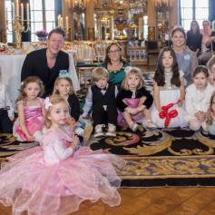 La princesse Madeleine de Suède et sa fille la princesse Leonore, costumée, ont organisé avec Min Stora Dag, association qui réalise les rêves d'enfants malades, un goûter féerique au palais royal à Stockholm le 22 février 2016.