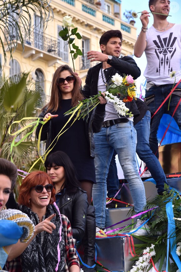 Fauve Hautot, Denitsa Ikonomova et Rayane Bensetti, en compagnie de la troupe de Danse avec les Stars, lors de la 4e bataille de fleurs dans le cadre du Carnaval de Nice le 24 février 2016. © Bruno Bebert