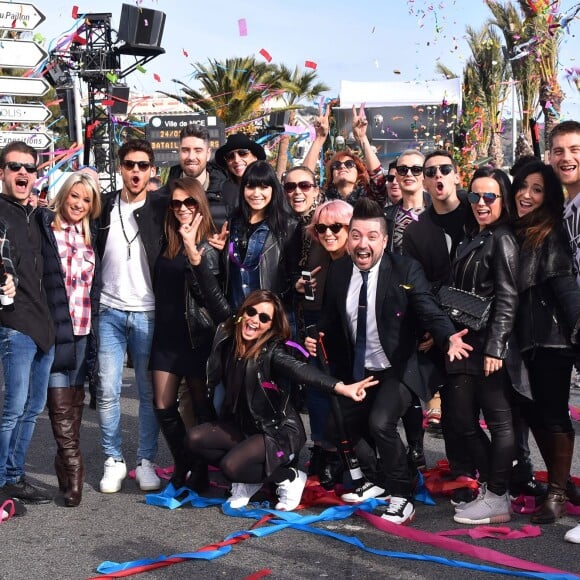 La troupe de Danse avec les Stars, en compagnie de la troupe de Danse avec les Stars, lors de la 4e bataille de fleurs dans le cadre du Carnaval de Nice le 24 février 2016. © Bruno Bebert