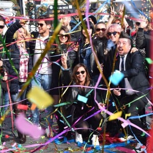 La troupe de Danse avec les Stars, lors de la 4e bataille de fleurs dans le cadre du Carnaval de Nice le 24 février 2016. © Bruno Bebert