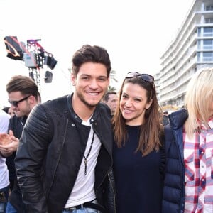 Rayane Bensetti et Denitsa Ikonomova, en compagnie de la troupe de Danse avec les Stars, lors de la 4e bataille de fleurs dans le cadre du Carnaval de Nice le 24 février 2016. © Bruno Bebert