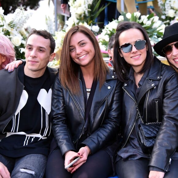 Jaclyn Spencer, Grégoire Lyonnet, Priscilla Betti, Alizée et Silvia Notargiacomo, en compagnie de la troupe de Danse avec les Stars, lors de la 4e bataille de fleurs dans le cadre du Carnaval de Nice le 24 février 2016. © Bruno Bebert