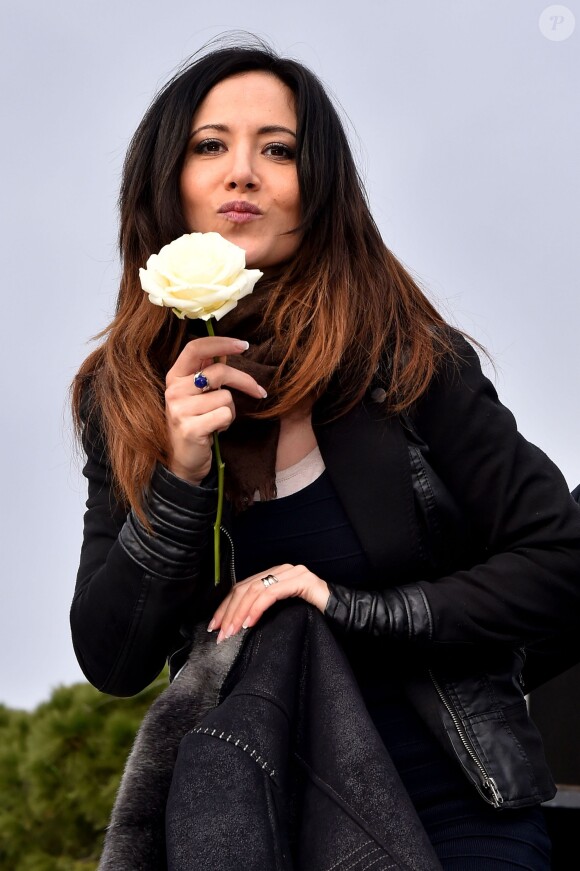 Fabienne Carat, en compagnie de la troupe de Danse avec les Stars, lors de la 4e bataille de fleurs dans le cadre du Carnaval de Nice le 24 février 2016. © Bruno Bebert