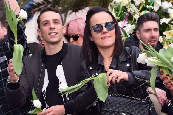 Grégoire Lyonnet et sa compagne Alizée, en compagnie de la troupe de Danse avec les Stars, lors de la 4e bataille de fleurs dans le cadre du Carnaval de Nice le 24 février 2016. © Bruno Bebert