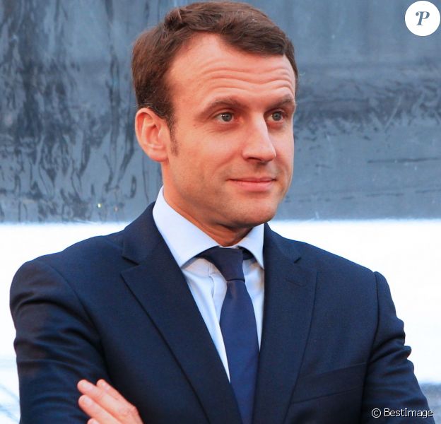 Emmanuel Macron : Harcelé à coups de photos et mails ...