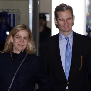 L'infante Cristina d'Espagne et son mari Iñaki Urdangarin à la sortie du tribunal à Palma de Majorque le 16 février 2016 lors du procès Noos, dans lequel tous deux sont sur le banc des accusés.