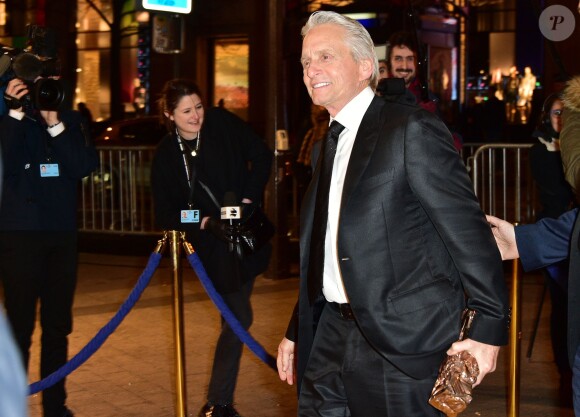 Michael Douglas (César d'honneur) - Photocall du dîner des César au restaurant Fouquet's à Paris. Le 26 février 2016 © Giancarlo Gorassini / Bestimage