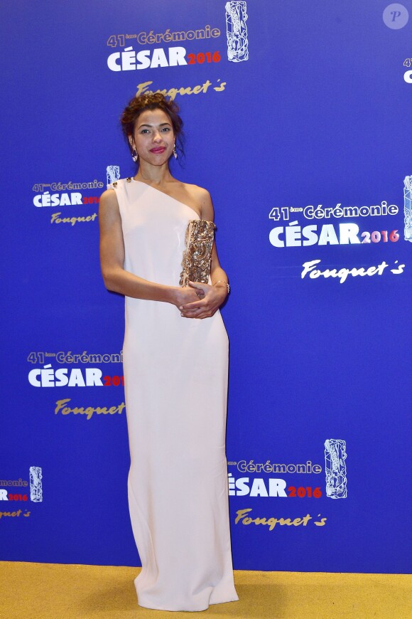 Zita Hanrot (Meilleur espoir féminin dans le film "Fatima") - Photocall du dîner des César au restaurant Fouquet's à Paris. Le 26 février 2016 © Giancarlo Gorassini / Bestimage