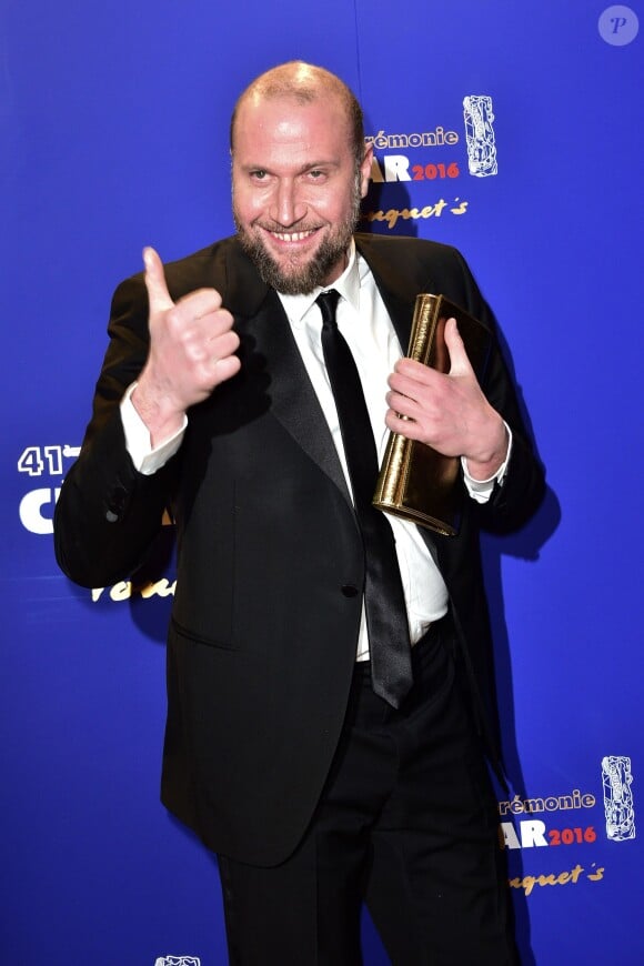 François Damiens - Photocall du dîner des César au restaurant Fouquet's à Paris. Le 26 février 2016 © Giancarlo Gorassini / Bestimage