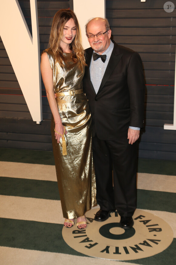 Salman Rushdie, Irina Ovsiannikova à la soirée "Vanity Fair Oscar Party" après la 88ème cérémonie des Oscars à Hollywood. Le 28 février 2016