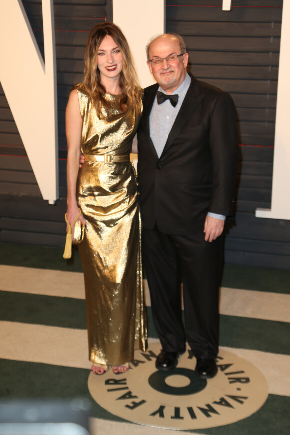 Salman Rushdie, Irina Ovsiannikova à la soirée "Vanity Fair Oscar Party" après la 88ème cérémonie des Oscars à Hollywood. Le 28 février 2016