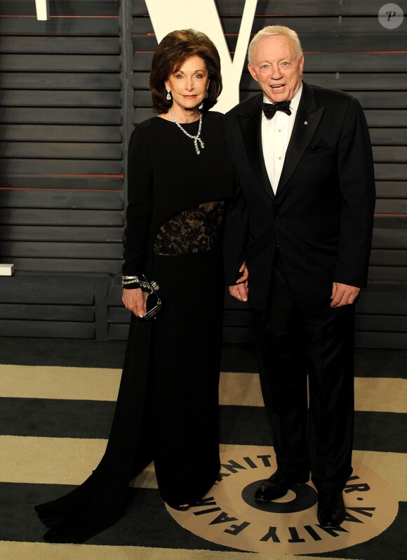 Jerry Jones et Eugenia Jones à la soirée "Vanity Fair Oscar Party" après la 88ème cérémonie des Oscars à Hollywood. Le 28 février 2016