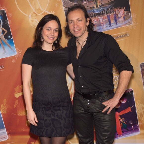 Les sportifs Nathalie Péchalat et Philippe Candeloro lors de la présentation du nouveau spectacle Holiday on Ice, "Believe", au Zénith de Paris, le 3 mars 2016. Le spectacle aura lieu au Zénith de Paris du 3 au 13 mars puis sera en tournée dans toute la France.