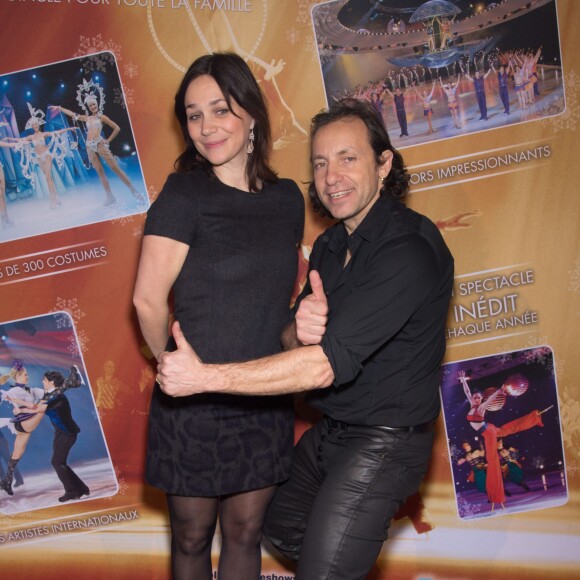 Nathalie Péchalat et Philippe Candeloro lors de la présentation du nouveau spectacle Holiday on Ice, "Believe", au Zénith de Paris, le 3 mars 2016. Le spectacle aura lieu au Zénith de Paris du 3 au 13 mars puis sera en tournée dans toute la France.