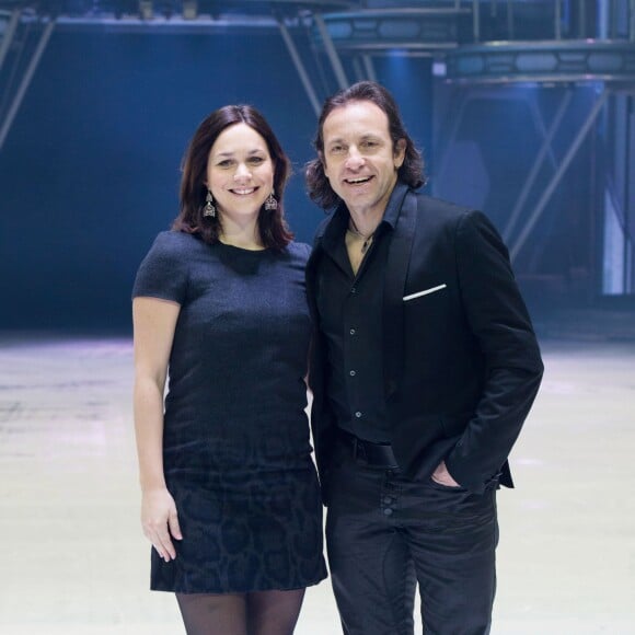 Nathalie Péchalat et Philippe Candeloro lors de la présentation du nouveau spectacle Holiday on Ice, "Believe", au Zénith de Paris, le 3 mars 2016. Le spectacle aura lieu au Zénith de Paris du 3 au 13 mars puis sera en tournée dans toute la France.s