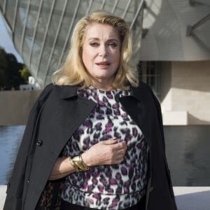 Catherine Deneuve - People au défilé de mode "Louis Vuitton", collection prêt-à-porter printemps-été 2016, à la Fondation Louis Vuitton à Paris le 7 Octobre 2015