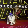 C3-PO, R2-D2 à la première du Réveil de la Force à Londres le 16 décembre 2015.