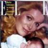 Le magazine Elle de 1972 avec Catherine Deneuve et sa fille Chiara Mastroianni