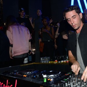 Exclusif - Le DJ The Avener (Tristan Casara) - People à la soirée Mercedes-Benz au Vip Room à l'occasion de la fashion week à Paris. Le 8 mars 2016 © Rachid Bellak / Bestimage