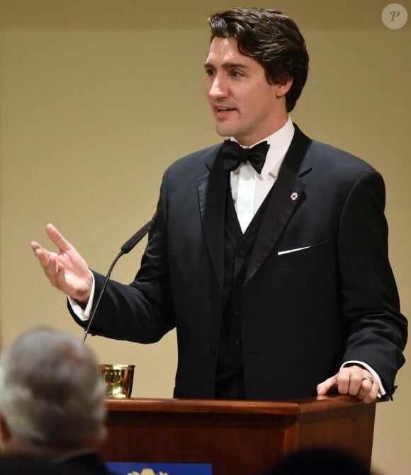 Le premier ministre canadien Justin Trudeau - La famille royale britannique lors du dîner organisé pendant le sommet du Commonwealth à Attard, Malte le 27 novembre 2015.