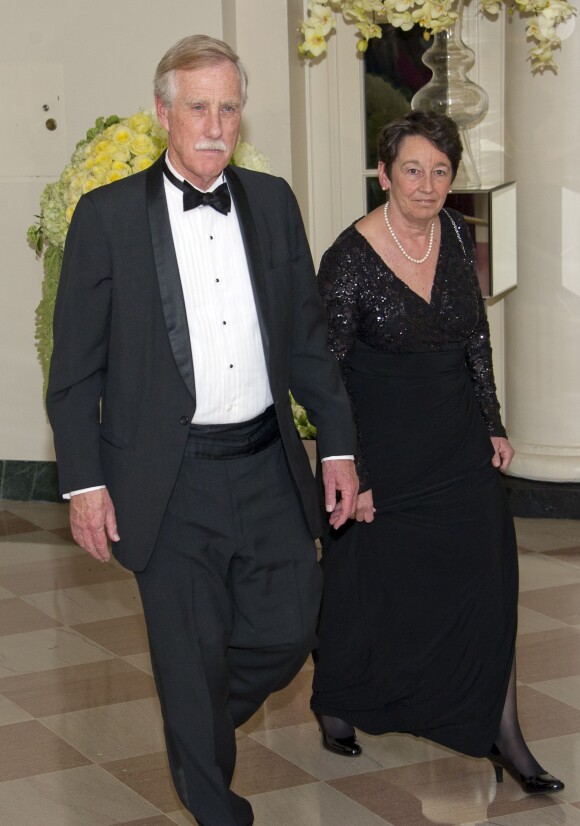 Le sénateur Angus King et Kathryn Rand au dîner d'état en l'honneur du premier ministre canadien et sa femme à la Maison Blanche à Washington. Le 10 mars 2016