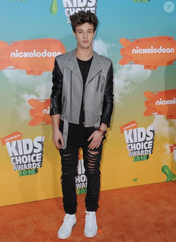 Cameron Dallas - People à la soirée "Kids' Choice Awards" au Forum à Inglewood. Le 12 mars 2016