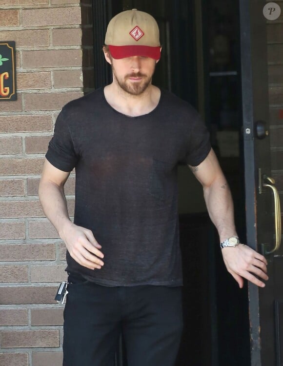 Exclusif - Ryan Gosling va déjeuner au restaurant Little Dom's à Los Feliz, le 11 août 2015.