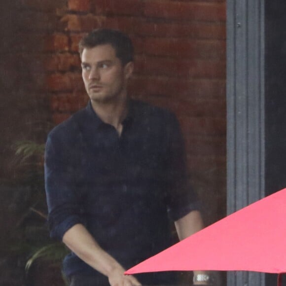 Jamie Dornan et Bella Heathcote sur le tournage de Fifty Shades Darker à Vancouver, le 7 mars 2016 © CPA/Bestimage