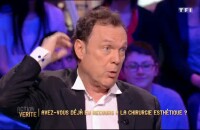 Julien Lepers parle de chirurgie esthétique dans Action ou vérité (TF1) le 18 mars 2016.