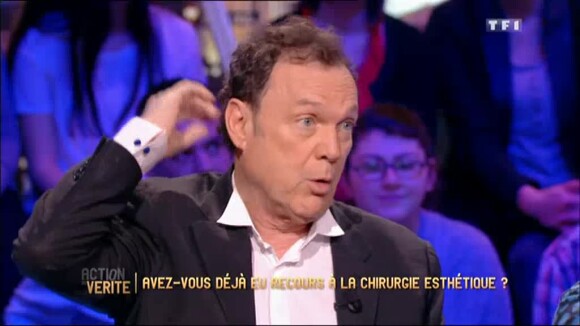 Julien Lepers parle de chirurgie esthétique dans Action ou vérité (TF1) le 18 mars 2016.