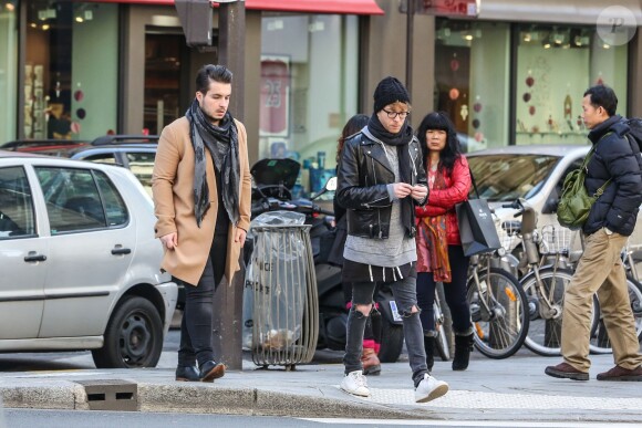 Exclu - Olympe et son compagnon Julien dans les rues de la capitale, le 5 mars 2016