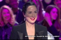 Dita Von Teese répond à l'interview Alerte rose, dans Salut les terriens sur Canal+, le samedi 19 mars 2016.