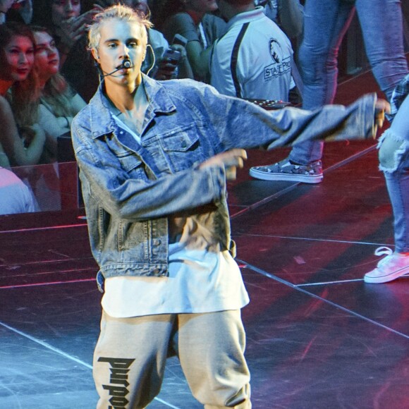 Le jeune chanteur Justin Bieber en concert à Seattle le 9 mars 2016.