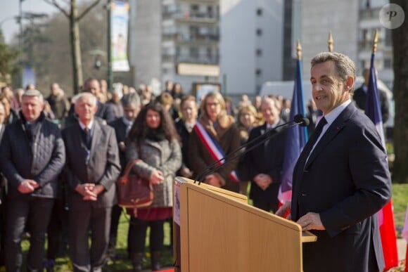 Nicolas Sarkozy lors de l'inauguration de la place Charles Pasqua à Le Plessis-Robinson, le 12 mars 2016.