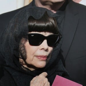 Mireille Mathieu - Obsèques de Marcelle-Sophie Mathieu en l'église Notre Dame de Lourdes en Avignon, le 24 Mars 2016. © Patrick Bernard/ Bestimage