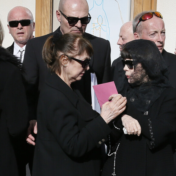 Mireille Mathieu - Obsèques de Marcelle-Sophie Mathieu en l'église Notre Dame de Lourdes en Avignon, le 24 Mars 2016. © Patrick Bernard/ Bestimage