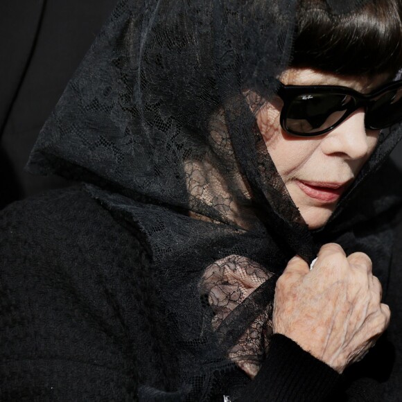 Mireille Mathieu - Obsèques de Marcelle-Sophie Mathieu en l'église Notre Dame de Lourdes en Avignon, le 24 Mars 2016. © Patrick Bernard/ Bestimage