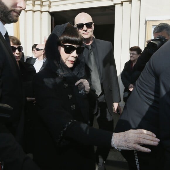 Mireille Mathieu - Obsèques de Marcelle-Sophie Mathieu en l'église Notre Dame de Lourdes en Avignon, le 24 Mars 2016. © Patrick Bernard/ Bestimage