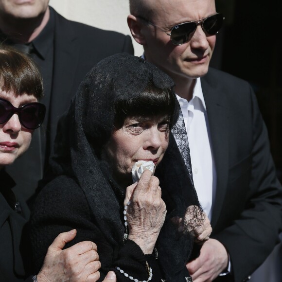 Mireille Mathieu - Obsèques de Marcelle-Sophie Mathieu en l'église Notre Dame de Lourdes en Avignon, le 24 Mars 2016. © Patrick Bernard/ Bestimage