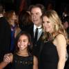 John Travolta, sa femme Kelly Preston et Asia Monet Ray à la Première du film "The People v. O.J. Simpson : American Crime Story" à Los Angeles. Le 27 janvier 2016