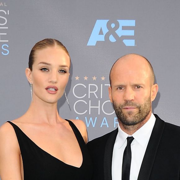 Rosie Huntington Whiteley et Jason Statham aux 21e Critics' Choice Awards à Los Angeles, le 17 janvier 2016.