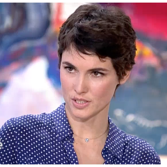 Eglantine Eméyé dans "Thé ou café" sur France 2, le 27 mars 2016. L'animatrice parle de son fils Samy (10 ans), polyhandicapé.