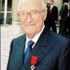 Alain Decaux fait grand officier de la Légion d'honneur en 2000