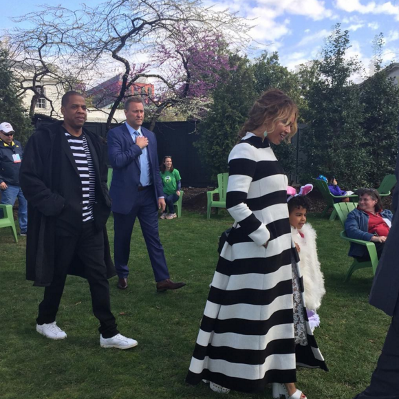Beyoncé Knowles, son mari Jay Z et leur fille Blue Ivy à la Maison Blanche pour la fête annuelle de Pâques. Photo publiée sur le compte Instagram "Baldheadqueen", le 28 mars 2016.