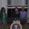 Idina Menzel chante l'hymne national lors de la traditionnelle chasse aux oeufs de Pâques à la Maison Blanche. Vidéo publiée sur Youtube, le 28 mars 2016.